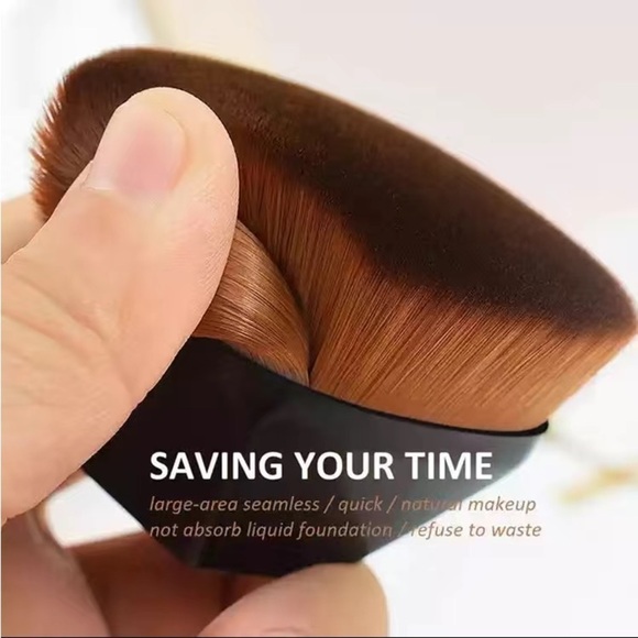 Foundation make up kabuki brush - new in package - Picture 2 of 9